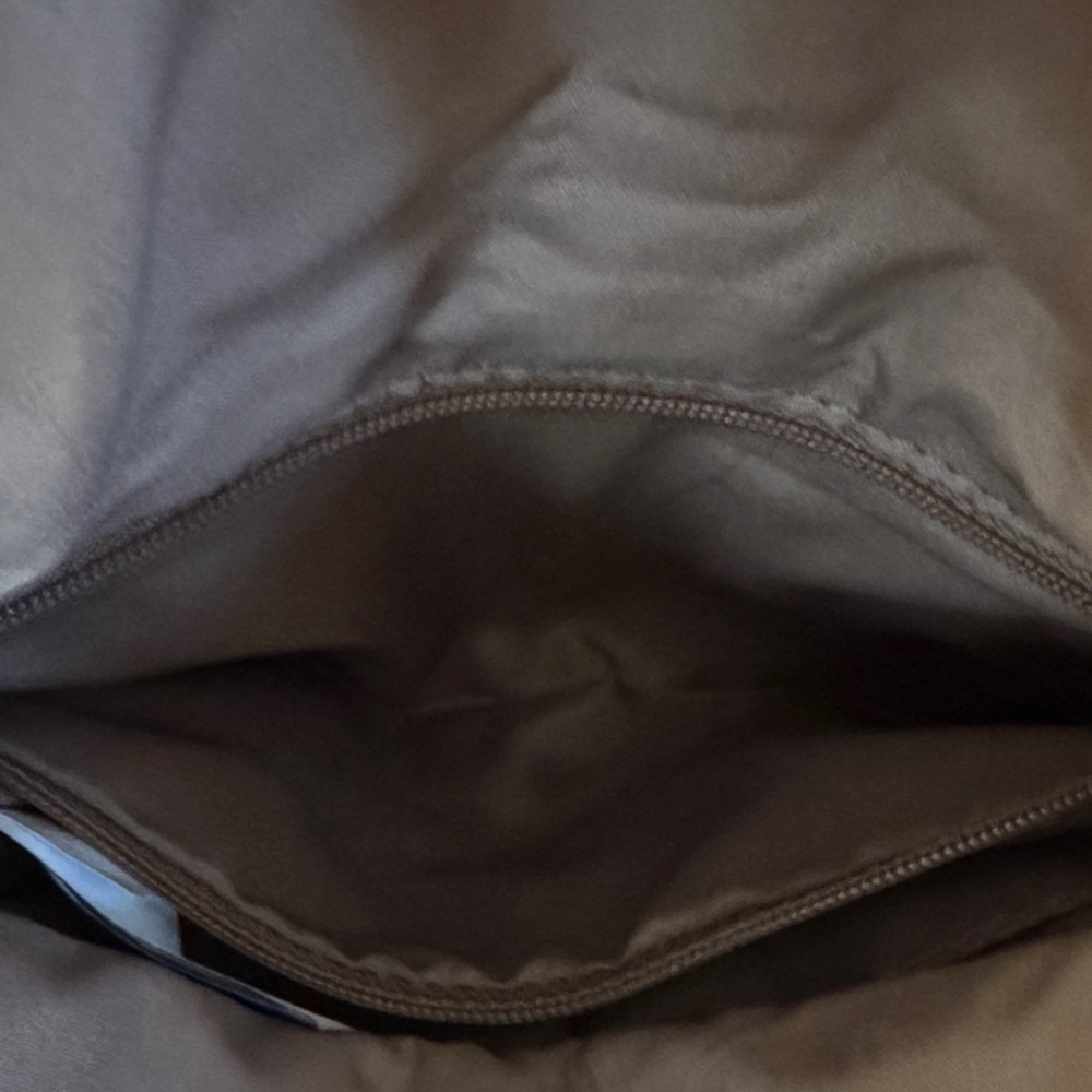 Like New! GAP Metallic Quilted Crossbody Bag - Picture 9 of 10